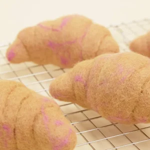 CROISSANT WOOL DOG TOY