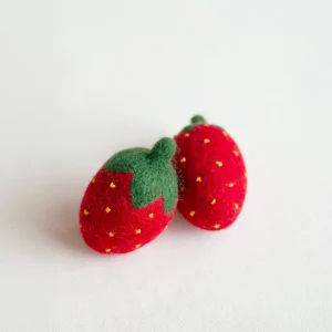 RED STRAWBERRY WOOL CAT TOY SET