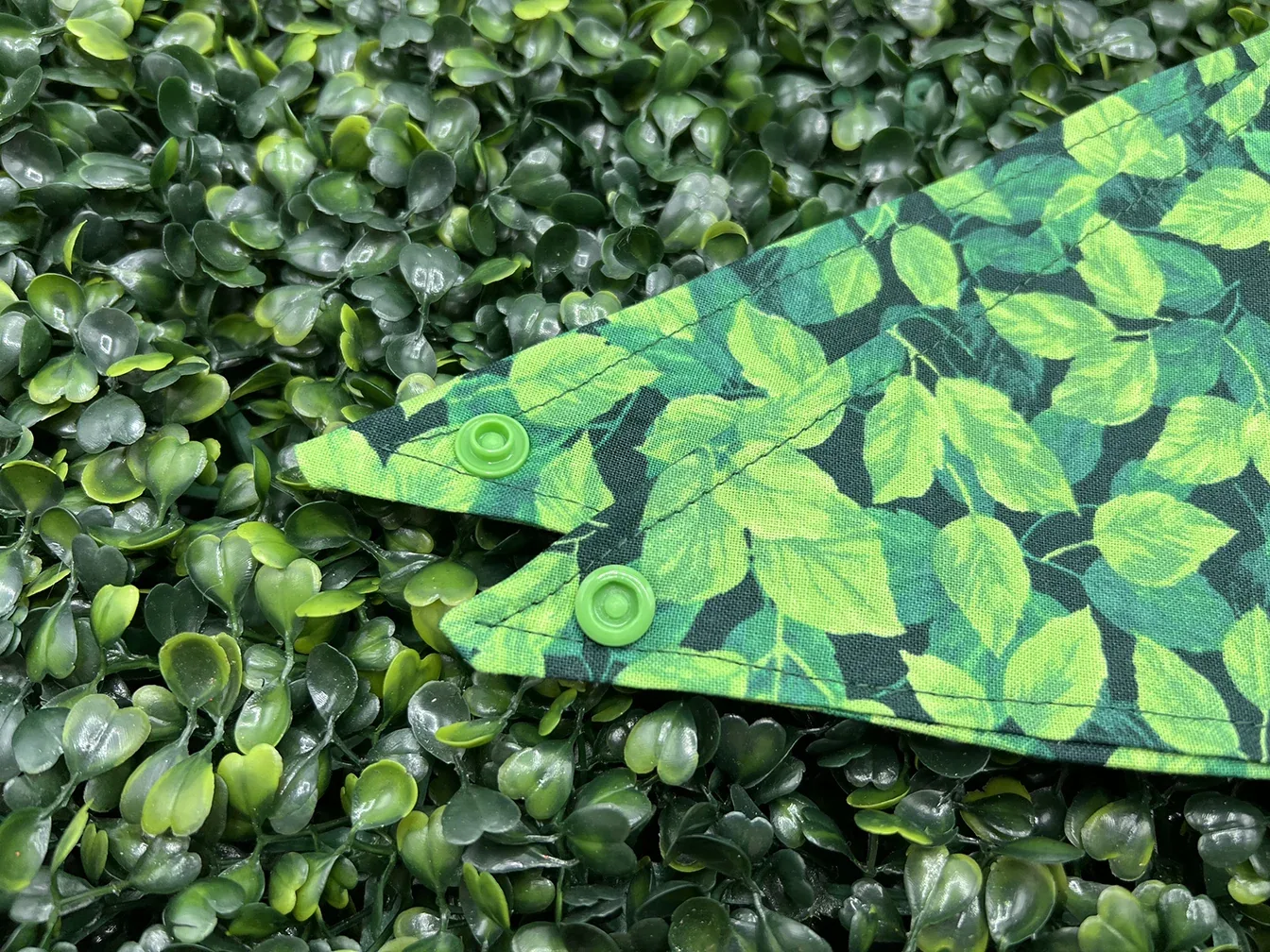 Spring Dog and Cat Bandana Ivy Leaves - Image 2